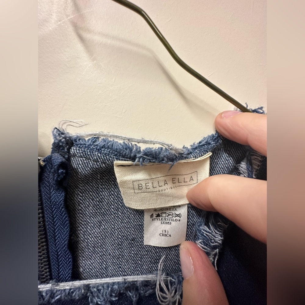 Size Small Colorblock Frayed Denim Dress - Picture 5 of 9